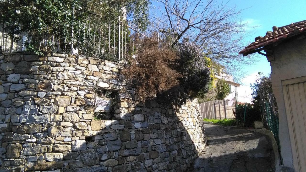 Alloggio Basilico Diano San Pietro エクステリア 写真